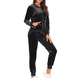 Ensemble de sweat-shirts à capuche en fausse fourrure |   Survêtement en velours brodé avec lettres, veste zippée assortie et pantalon moulant - Product Image 3