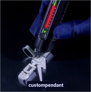 Colgante de Nombre Personalizado de Lujo con Mosaico Helado de Moissanita para Hombre, Plata de Ley 925, Chapado en Oro de 10K, Certificado GRA, Amuletos Únicos - Product Image 2