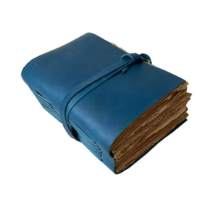 Diario de Cuero Suave Azul, Libro en Blanco con Encuadernación Vintage para Unisex, Agenda de 220 Páginas de Papel de Algodón Reciclado con Cierre de Tapa Marrón - Product Image 1