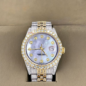 Reloj con Esfera de Madreperla y Diamantes, Correa de Acero Inoxidable en Dos Tonos, Reloj de Lujo Hecho a Mano con Moissanita de Vendedor Indio - Product Image 3