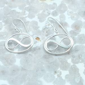 Pendientes Colgantes de Plata de Ley 925 con Símbolo de Infinito Hechos a Mano, Pendientes de Aro Infinito Minimalistas, Joyería Geométrica para Mujer - Product Image 6