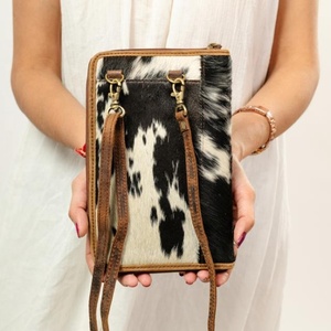 Bolso cruzado pequeño de cuero de vaca de Diseño exótico para mujer, bolsillo tallado para teléfono móvil, estilo occidental para ocultar el cabello - Product Image 2