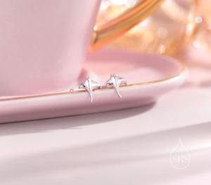 Manchette d'oreille sans perçage Manta Ray en argent sterling, argent, or ou or rose. Vendue par paire. Manchette d'oreille sans perçage. - Product Image 4