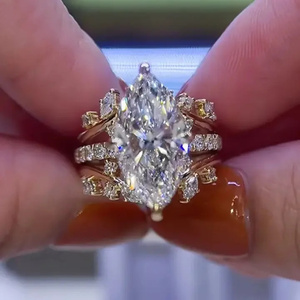 Anillo de Compromiso Moderno con Diamante Moissanita Blanco de Corte Marquesa de 6.0Ct, 6 Puntas, Chapado en Oro Amarillo de 18K, Plata de Ley 925, VVS - Product Image 6