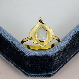 Bague en Pierre de Lune Arc-en-ciel en Argent Sterling 925 Massif Plaqué Or, Style Vintage, Sertissage Clos, Pierre Précieuse Taillée Poire, pour Femme - Product Image 1
