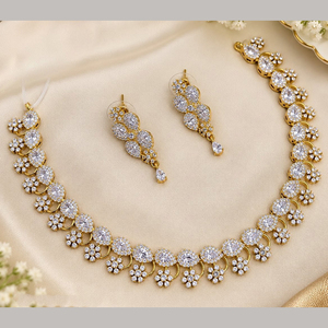 Ensemble collier et boucles d'oreilles pour femme JeweleMarket, plaqué or, avec cristaux et strass, style ethnique, pour mariage, fiançailles, anniversaire, fête, cadeau - Product Image 1