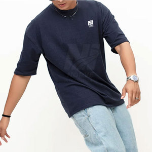 Camiseta Oversize para Hombre con Estructura Moderna y Relajada, Prenda Esencial para el Día a Día - Product Image 4