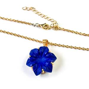 Collar con colgante de flor de lapislázuli AAA para mujer, colgante de flor de cristal de lapislázuli tallado a mano, venta al por mayor. - Product Image 4