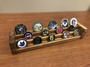 Expositor de monedas de madera personalizado, decorativo, de tamaño personalizado, para monedas y medallas. - Product Image 3