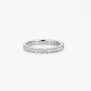 Anillo de Boda de Media Eternidad Apilable de Oro Sólido de 9K, 10K, 14K, 18K con Diamante Redondo Creado en Laboratorio con Certificado IGI, Claridad DEF VS VVS - Product Image 3