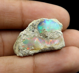 Opale d'Éthiopie naturelle brute de 24,00 carats, opales multicolores de bonne qualité, taille 30x18x10 mm, opale pierre de naissance d'octobre - Product Image 1