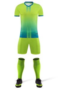 Tenue de football personnalisée, maillot de football par sublimation, ensembles d'uniformes d'entraînement de football - Product Image 6