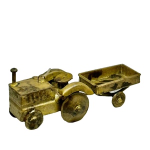 Fournitures de jardinage Tracteur antique en laiton de haute qualité avec chariot Ornement de décoration suspendu de Noël miniature - Product Image 1