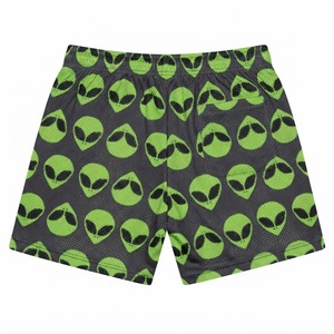 Shorts personnalisés avec motif tête d'alien vert néon, shorts en maille noire imprimés, design streetwear audacieux, fabricant OEM - Product Image 2