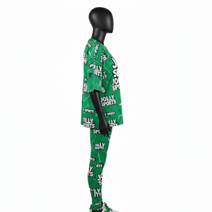 Ensemble t-shirt et legging femme, 180 GSM, polyester et élasthanne, doux, respirant, vert, imprimé intégral, logo sublimation. - Product Image 3