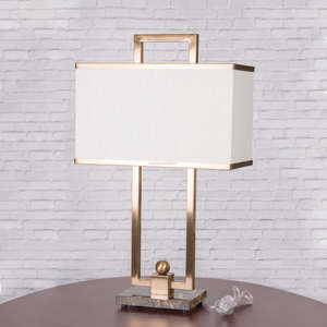 Lampe de bureau moderne en métal personnalisée avec abat-jour blanc Décoration de salon pour lit à la maison Alimentation solaire et électrique CA CC approuvée CE de l'UE - Product Image 6