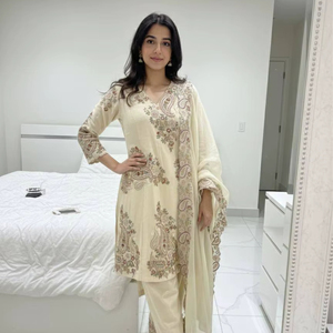 ชุดคุर्ติปักลายหรูหราพร้อมกางเกงพลลาโซและผ้าคลุมไหล่ – คอลเลกชันสำหรับงานปาร์ตี้ - Product Image 1