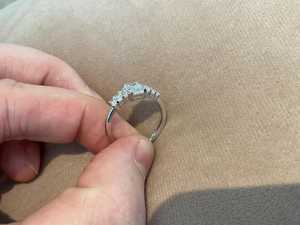 Anillo de Promesa de Siete Piedras con Diamante Moissanite Corte Esmeralda para Unisex, Plata 925 Original, Joyería Fina de Promesa de Boda para Pareja - Product Image 6