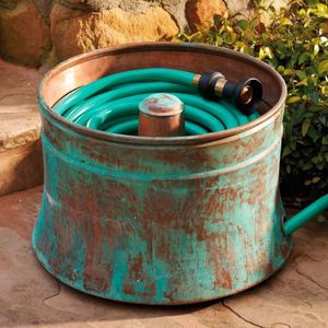 Soporte para Manguera de Jardín de Cobre con Patina Vintage, con Poste Central, Organizador Grande para Tuberías de Agua en Exteriores - Product Image 1