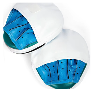 Protector de Cabeza de Boxeo de Cuero de Doble Capa Blanco y Azul, Transpirable, Lavable, para Adultos Unisex, con Cierre de Velcro - Product Image 1