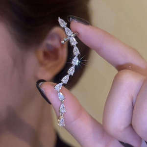 Pendientes contemporáneos tipo Ear Climber con diamantes de laboratorio en forma de pera, joyería curva llamativa, oro y plata, certificado IGI, lujo unisex - Product Image 5