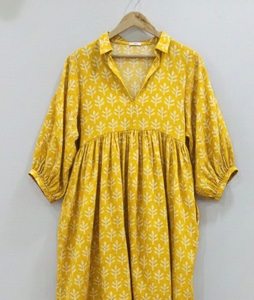 Robe mi-longue formelle à col en V, 100% coton, imprimée à la main, écologique, respirante, à manches bouffantes, motif floral, taille naturelle, tie-dye, coupe trapèze - Product Image 3
