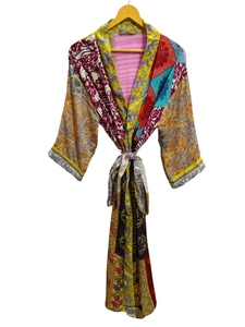 Regalos para ella: Kimono de patchwork, bata larga para dormir, ropa de noche, hecho a mano en India, kimono vintage de sari de seda reciclada. - Product Image 2