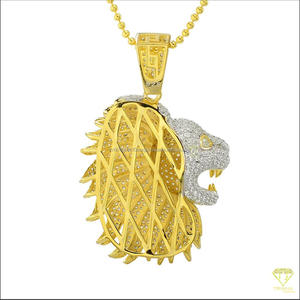 Colgante de León de Moda Urbana de Lujo con Diamantes Cultivados en Laboratorio y Acabado en Oro Amarillo - Product Image 4