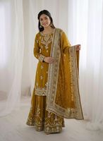 Ensemble prêt-à-porter avec haut entièrement brodé de sequins, pantalon palazzo brodé et dupatta.