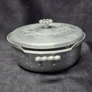 Olla de Acero Inoxidable Clásica de Primera Calidad |   Bordes Lisos y Duraderos, Tapa Resistente, Acabado Elegante para un Manejo Seguro - Product Image 4