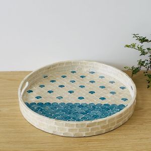 Plateau de service rectangulaire décoratif en nacre, motif écailles de poisson bleu, fait main, moderne, écologique, compatible lave-vaisselle, durable - Product Image 1