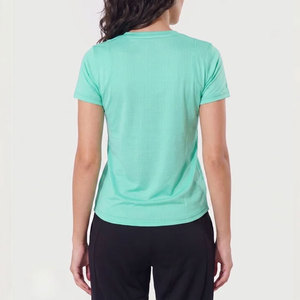เสื้อยืดแขนสั้นคอกลมทรงสลิมฟิตสำหรับผู้หญิง สีพื้น ผ้าเจอร์ซีย์โพลีเอสเตอร์ 100% แห้งเร็ว ไม่เป็นขุย กระชับรูปร่าง - Product Image 2