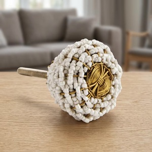 Poignée de meuble ronde tressée en bois, corne et laiton, faite à la main, design moderne, réglable, écologique, pour salon - Product Image 1