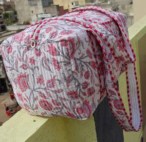 Bolsa de Viaje Acolchada para Bebé, con Estampado Floral Grande y Logotipo Personalizado, de Doble Gasa de Algodón, Venta al Por Mayor 2026 - Product Image 3