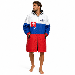 Parka de Natación con Logotipo Personalizado de la Bandera de Eslovaquia, Chaqueta Larga con Capucha Impermeable y Cortavientos, con Forro Polar Suave, Bata de Cambio para Natación y Equipos - Product Image 1