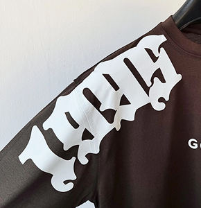 Nouveau produit unique : T-shirt confortable pour homme à col en V, manches courtes, tricoté en polyester/coton, écologique, avec impression personnalisée et épaules tombantes - Product Image 2