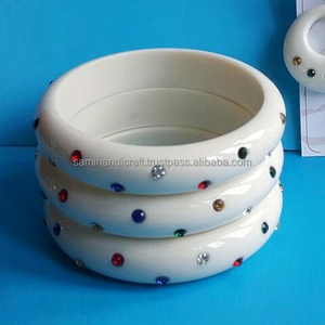 Nueva colección del proveedor indio Brazalete moderno de resina en forma de estrella para mujer Joyería de boda para fiesta - Product Image 2