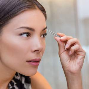 Pince à épiler pour sourcils UBI en acier inoxydable, durable et réutilisable, lot de 9 pièces avec pointe inclinée, tendance pour hommes et femmes - Product Image 4