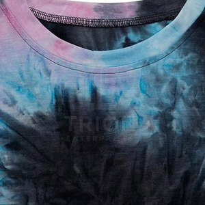 Camiseta de algodón para mujer con estampado tie-dye, corte ajustado, manga corta, en oferta online a bajo precio. - Product Image 5
