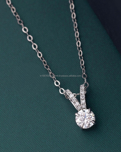 Pendentif diamant rond en or blanc – Collier solitaire élégant et luxueux pour femme, cadeau idéal pour mariage et anniversaire - Product Image 4
