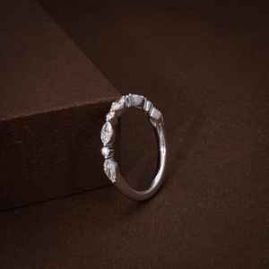 Anillo de media eternidad con corte marquesa de moissanita para mujer, de acero inoxidable, plata 925, chapado en oro, regalo de aniversario elegante para ella - Product Image 2