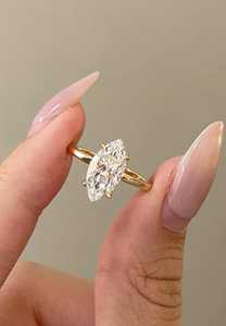 Anillo de Compromiso con Diamante Cultivado en Laboratorio de Corte Marquesa de 2 Quilates, Certificado IGI E-VVS1, Anillo de Oro de 14k con Halo Oculto - Product Image 1