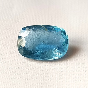 Pierre précieuse naturelle de 6,0 carats en aquamarine bleue vif, taille coussin, avec jeu de couleurs - Product Image 1