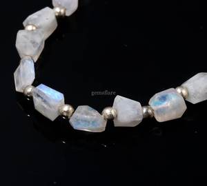 สร้อยคอประดับเม็ดมูนสโตนทรงเหลี่ยมหลากสีธรรมชาติ ทำด้วยมือ สร้อยคอพลอยมูนสโตนสุดหรู สร้อยคอประจำเดือนเกิดมิถุนายน - Product Image 1