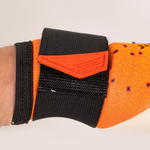 Gants de gardien de but de football personnalisés antidérapants professionnels en PU, ajustables, respirants, avec fermeture auto-agrippante, protecteurs - Product Image 4