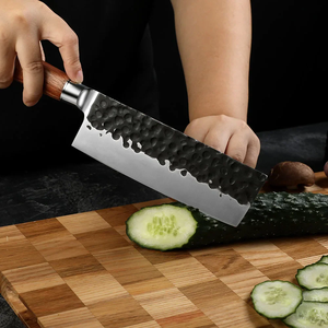 Cuchillo de carnicero ambidiestro forjado a mano, ecológico, extra afilado, de acero al carbono industrial, con mango de madera. - Product Image 5