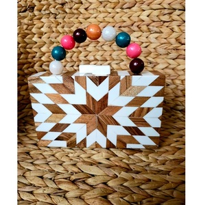 Pochette en résine personnalisée avec logo, vente en gros, pour fêtes et mariages, style robe élégante, prix d'usine - Product Image 6