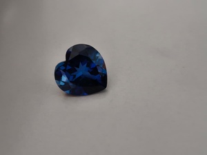 Zafiro Azul Cultivado en Laboratorio de Alta Calidad, Forma de Corazón, Gema Suelta, Calidad Premium para Joyería Fina, para la Elaboración de Joyas - Product Image 2