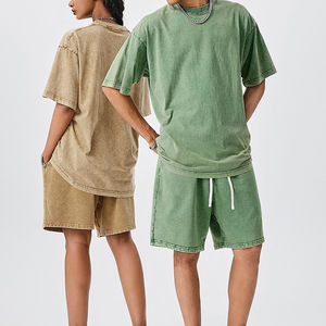 เสื้อยืดผู้ชายแบบวินเทจสีขาว คอกลม แขนสั้น ลุคทำเก่า พร้อมกางเกงขาสั้น - Product Image 4