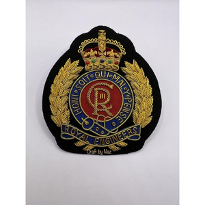 Élégante Broche de Blazer en Métal Brodé 3D Écologique Personnalisée pour Veste de Club Scolaire - Product Image 1